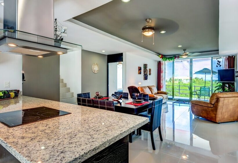Apartamento Ático 2 Quartos, Acacia Condos