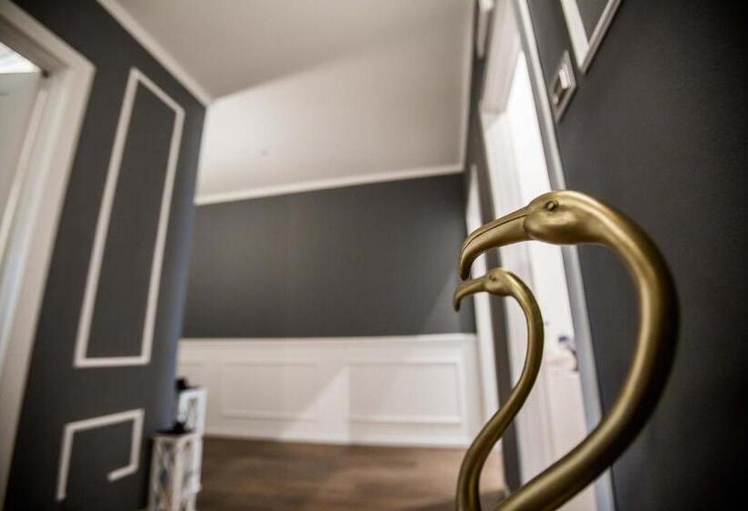 Superior suite with balcony, Arena Suite