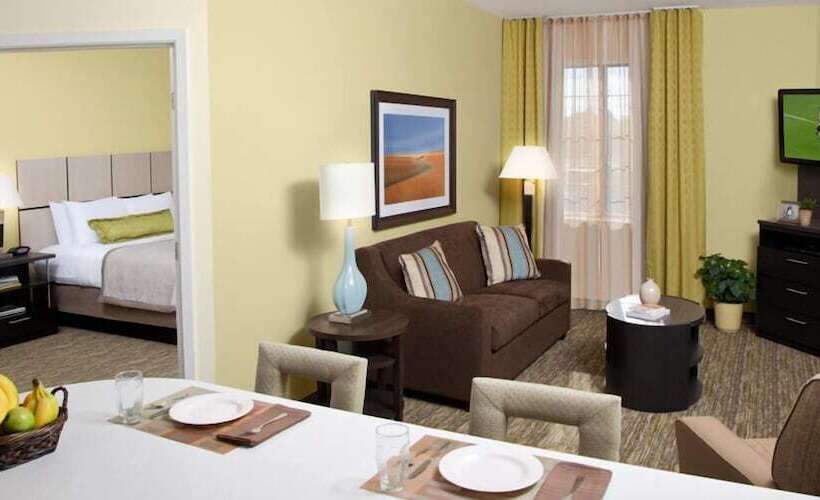 Люкс, Candlewood Suites Cut Off   Galliano, An Ihg