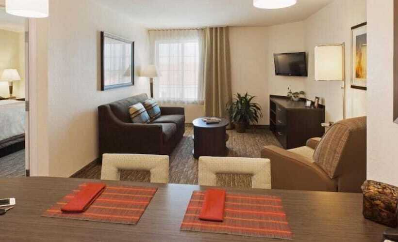Люкс, Candlewood Suites Cut Off   Galliano, An Ihg