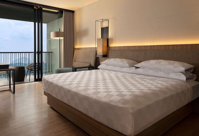 Номер Deluxe, Royal Tulip Gunung Geulis Resort And Golf