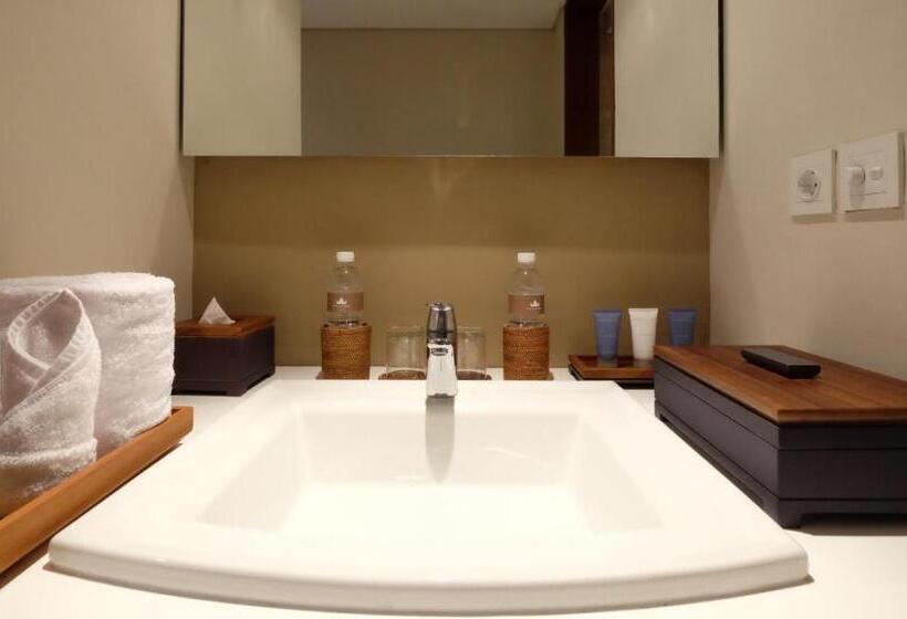 Трехместный Номер Deluxe, The Bandha Hotel & Suites