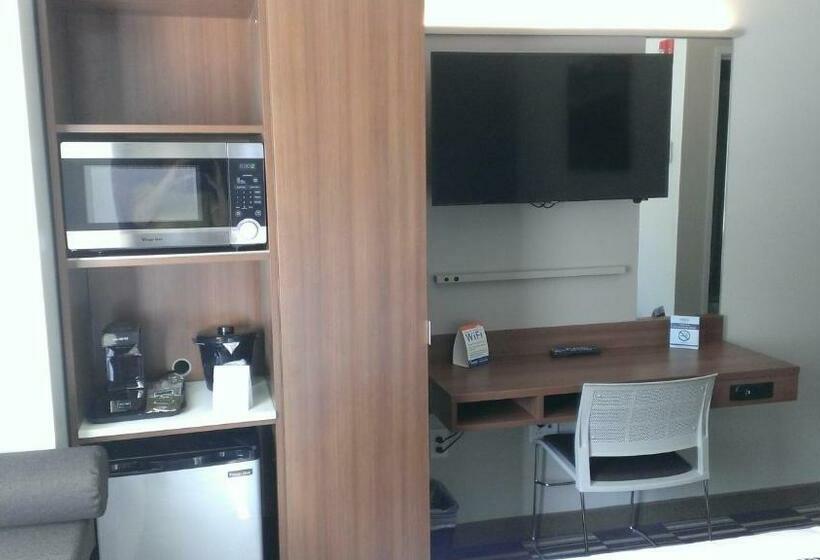 Номер Стандарт, Microtel Inn & Suites By Wyndham Binghamton