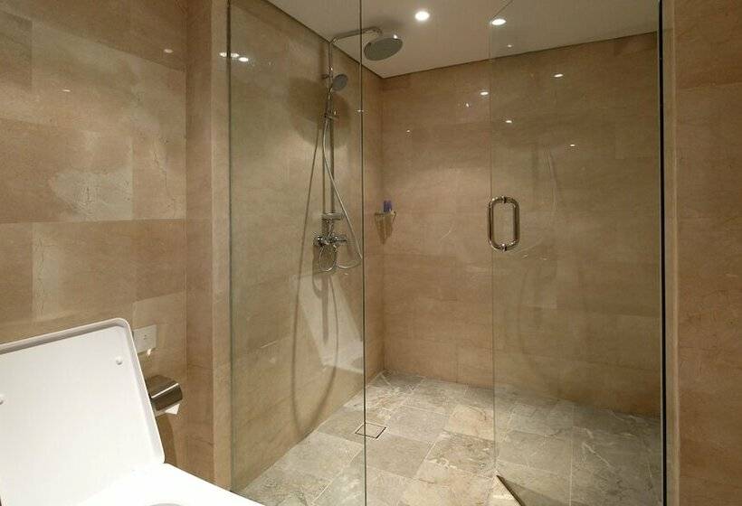 اتاق لوکس, The Bandha Hotel & Suites