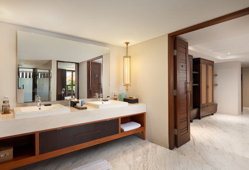 سوییت با چشم‌انداز دریا, The Bandha Hotel & Suites