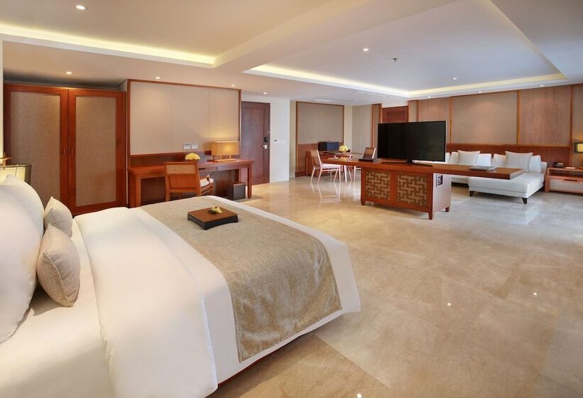 Трехместный Номер Deluxe, The Bandha Hotel & Suites