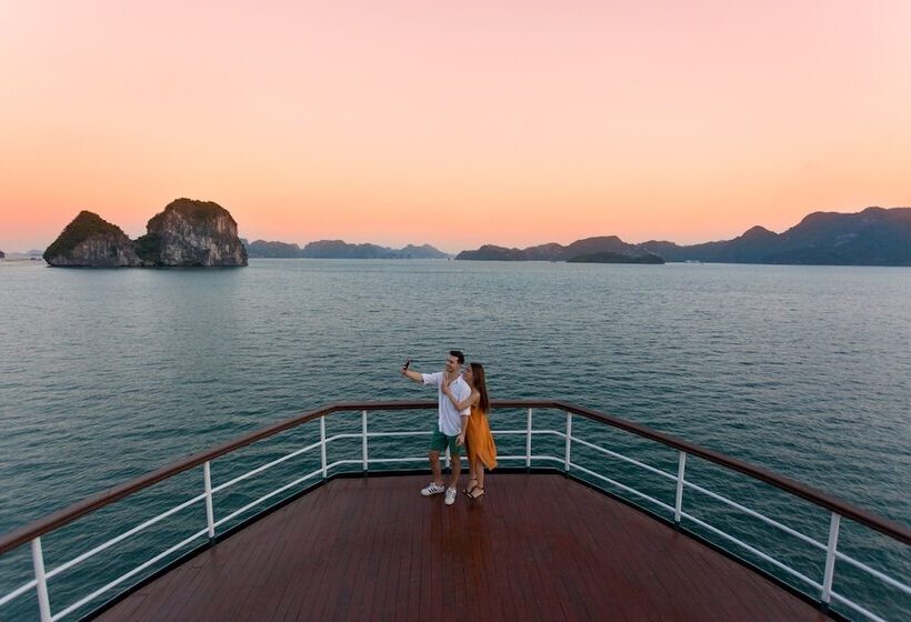 کلبه دلوکس, Emeraude Classic Cruises
