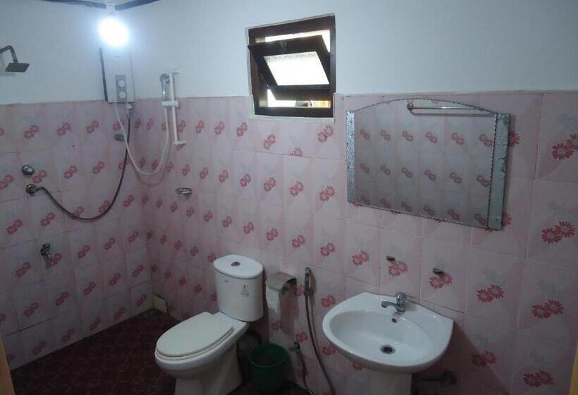 اتاق لوکس سه تخته, Sky Garden Mini