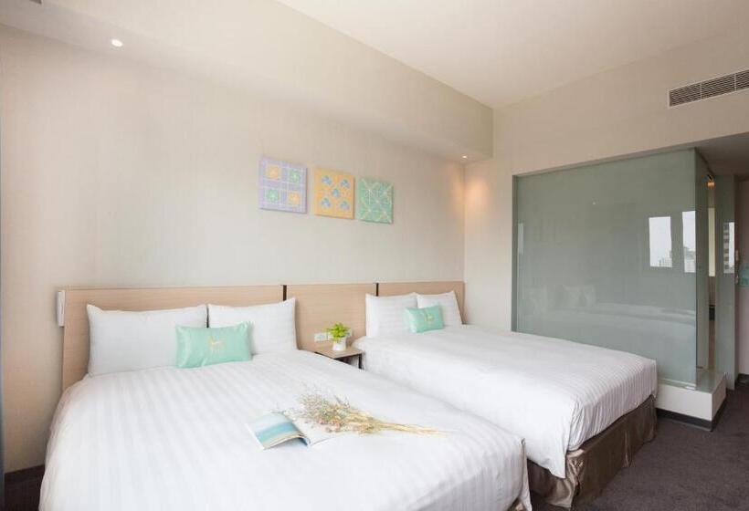Economy Quadruple Room, Liyaou