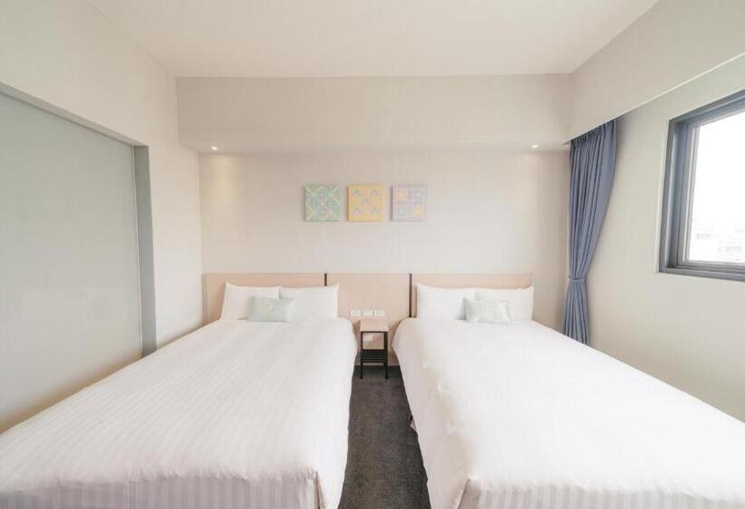 Economy Quadruple Room, Liyaou