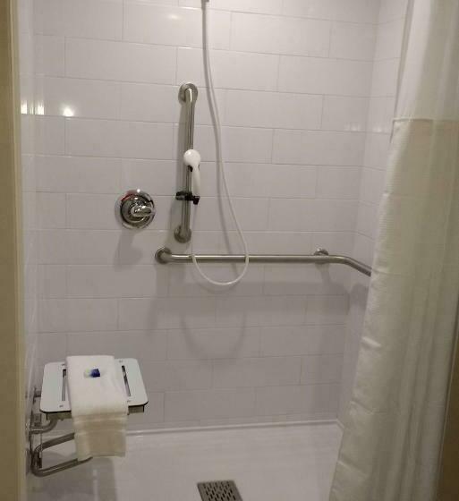 身障者適用キングサイズベッドルーム, Best Western Plus New Orleans Airport
