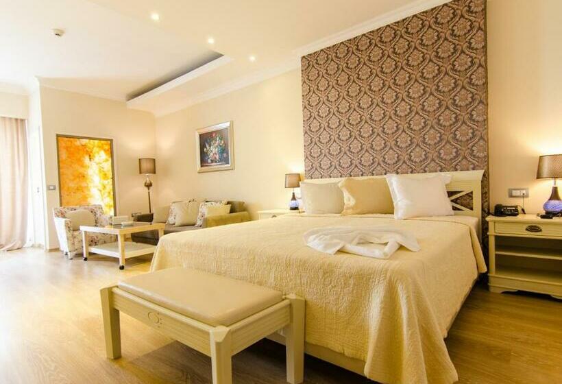 Standard Room with Balcony Side Sea View, Phoenicia Luxury