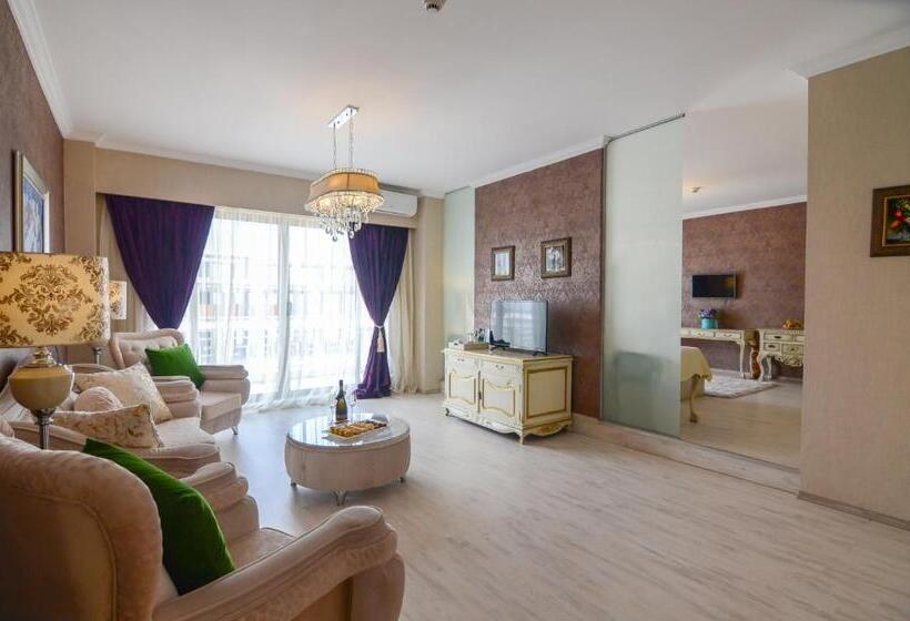 Королевский Люкс, Phoenicia Luxury