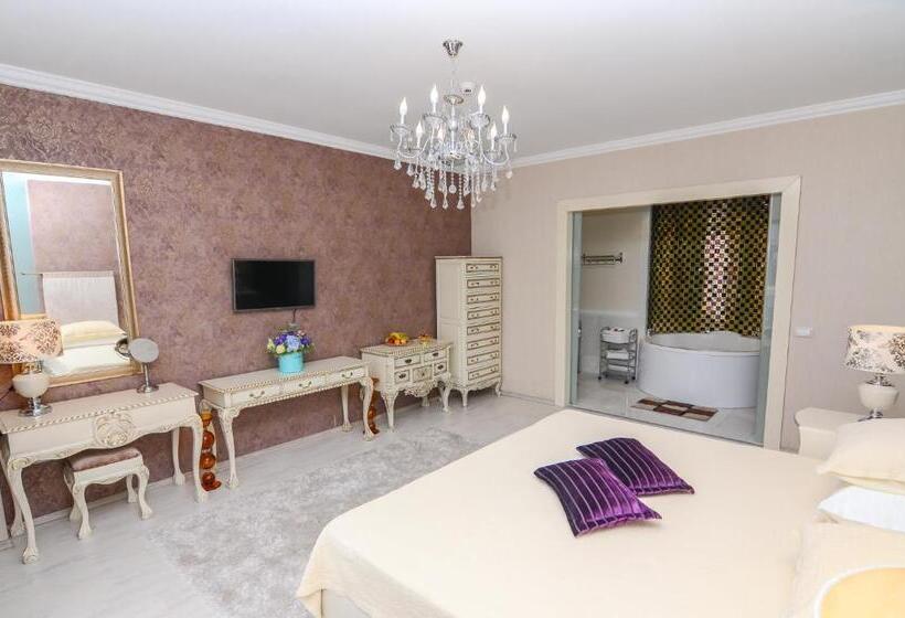 سوئیت رویال, Phoenicia Luxury