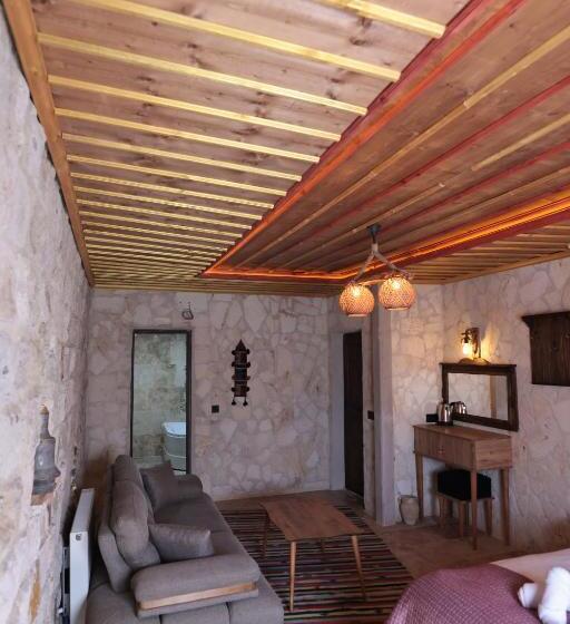 اتاق سوپریور با تخت بزرگ, Stone Owl Otel & Restaurant