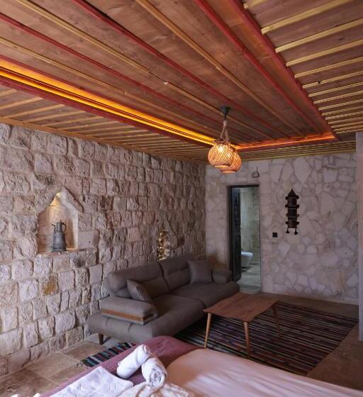 اتاق سوپریور با تخت بزرگ, Stone Owl Otel & Restaurant
