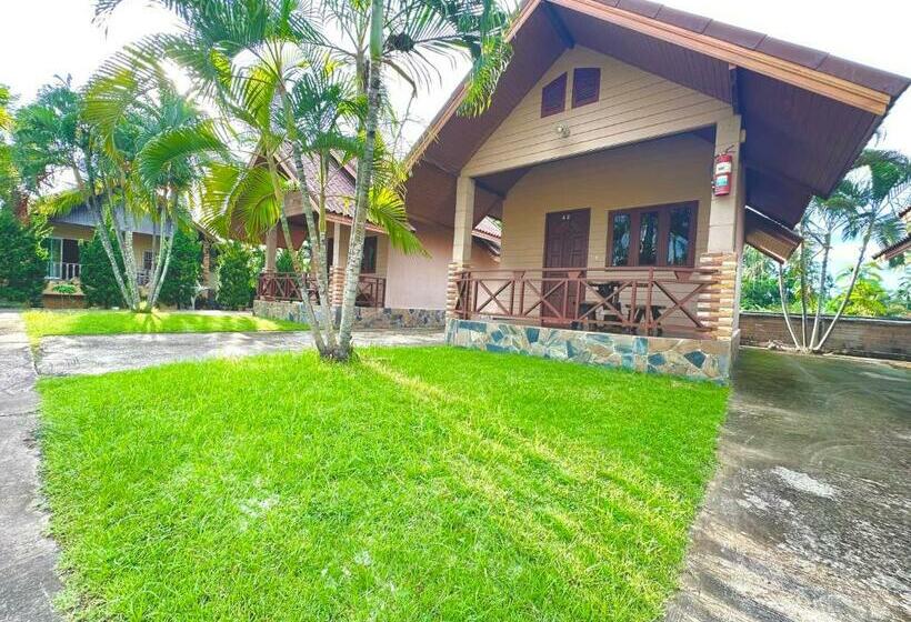 Номер Стандарт с Балконом, โรงแรมแสงทองรีสอร์ท