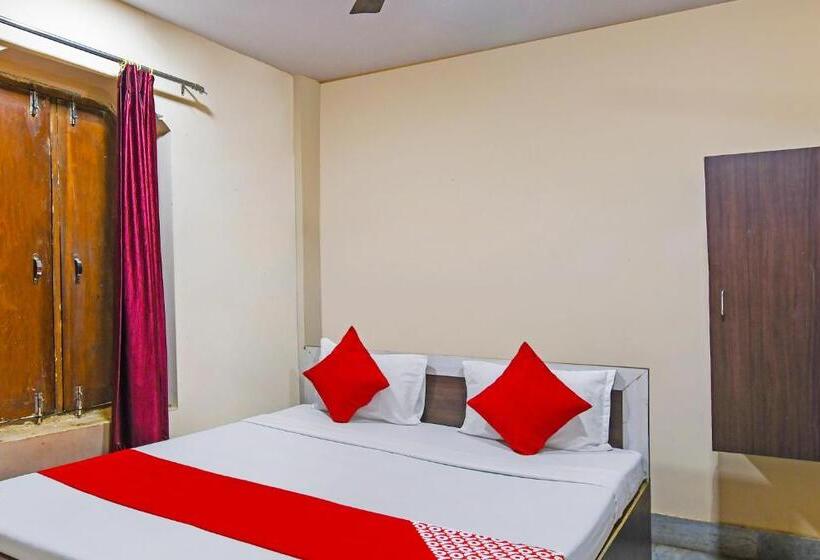 اتاق کلاسیک سه تخته, Oyo Flagship Hotel Ashirbad Deluxe