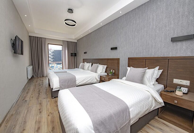 اتاق سوپریور سه تخته, Crystal Hotel & Spa