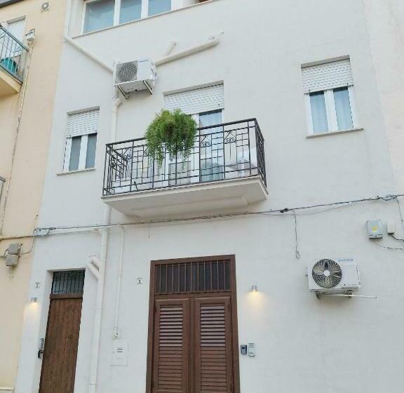 스탠다드 트리플 발코니 룸, Alcamo Rooms Con Garage Privato