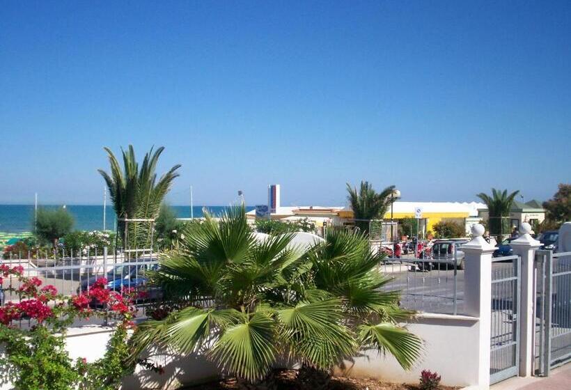 Апартаменты 1 Спальня с Террасой, Residence Nettuno