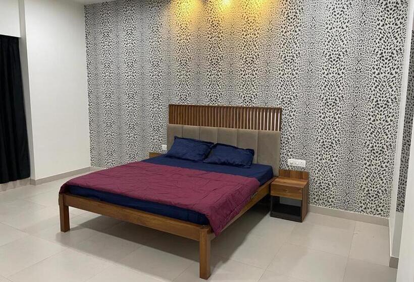 اتاق استاندارد با تخت بزرگ, Royal Nest Premium