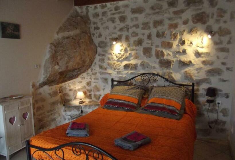 Номер Стандарт, Auberge Du Mazet