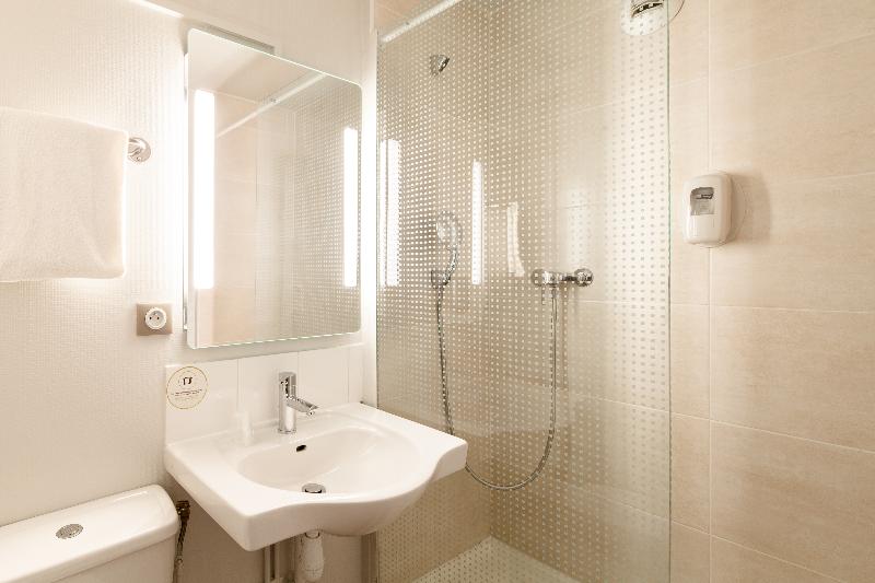 Четырехместный Номер Стандарт, B&b Hotel La Queue En Brie