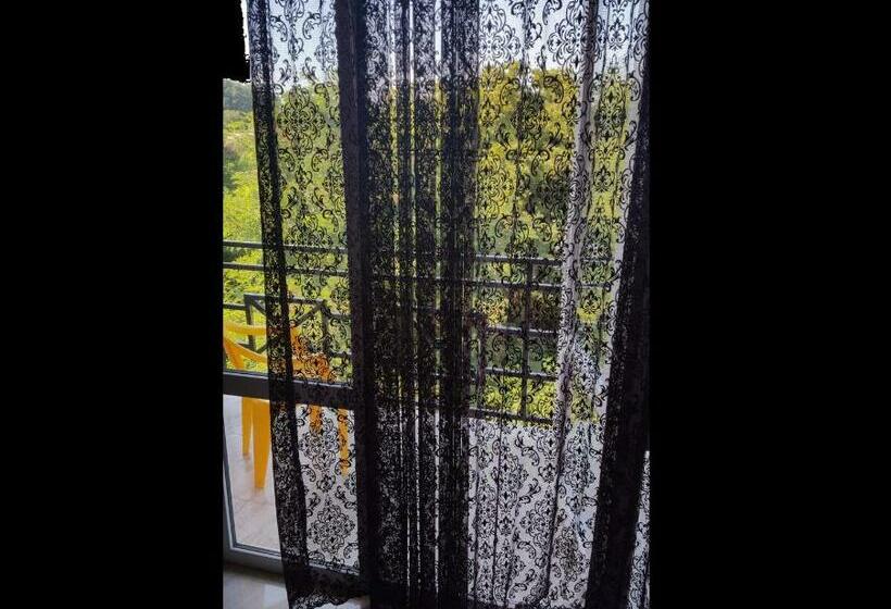 اتاق استاندارد سه تخته با بالکن, Near The Sea