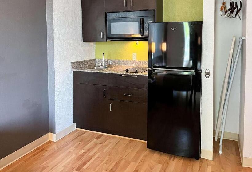 带大床的标准间, Studio 6 Suites Clarion, Pa