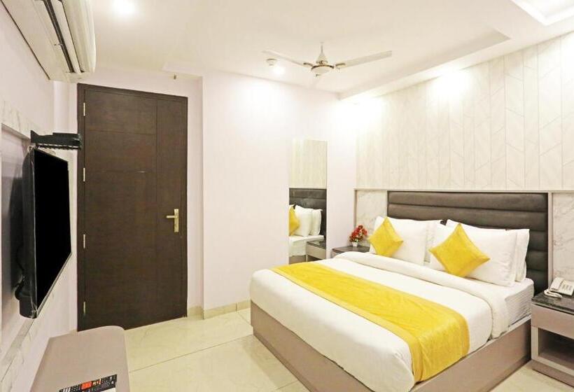 اتاق سوپریور با تخت بزرگ, Frankstay By Hotel Mayfair Newly Built   New Delhi