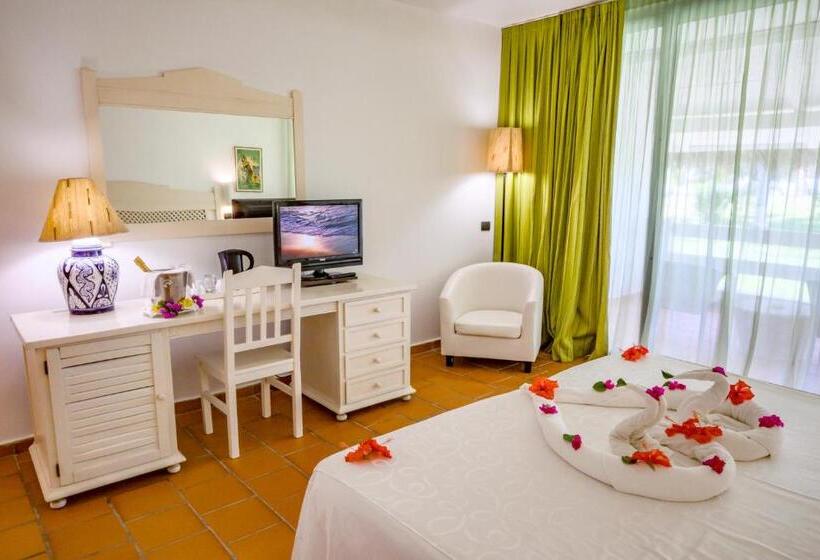 اتاق استاندارد با تخت بزرگ, Andilana Beach Resort