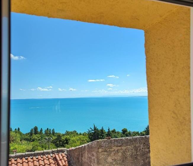 اتاق لوکس با چشم‌انداز دریا, B&b Vico Boito