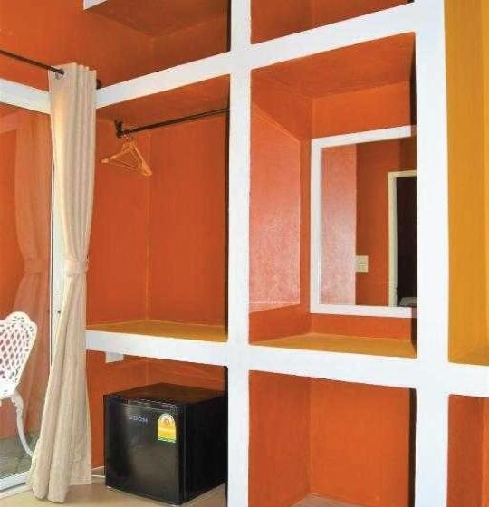 Номер Deluxe с Балконом, World Cat Beach & Resort เวิลด์แคท บีช แอนด์ รีสอร์ท