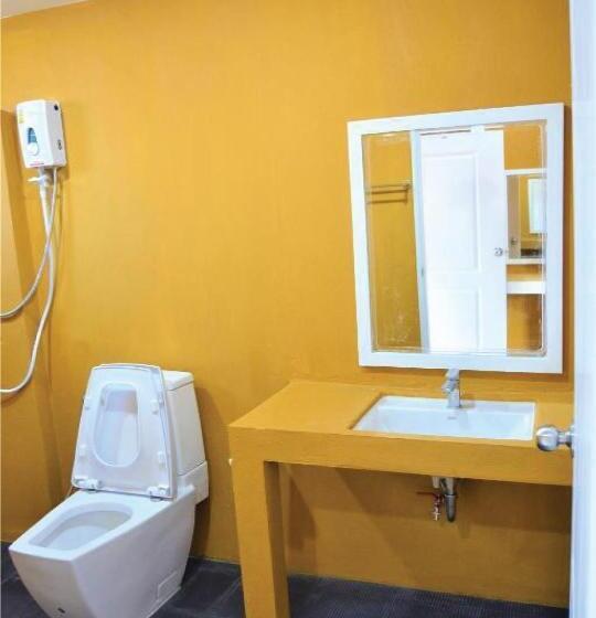 Номер Стандарт Вид на Бассейн, World Cat Beach & Resort เวิลด์แคท บีช แอนด์ รีสอร์ท