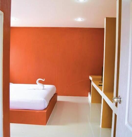 Номер Стандарт Вид на Бассейн, World Cat Beach & Resort เวิลด์แคท บีช แอนด์ รีสอร์ท