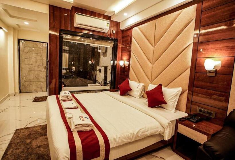 Номер Deluxe Кровать Кинг, Gogol Beach Resort !! Luxury Room With Mesmerizing Sunset Views & Free Parking !!