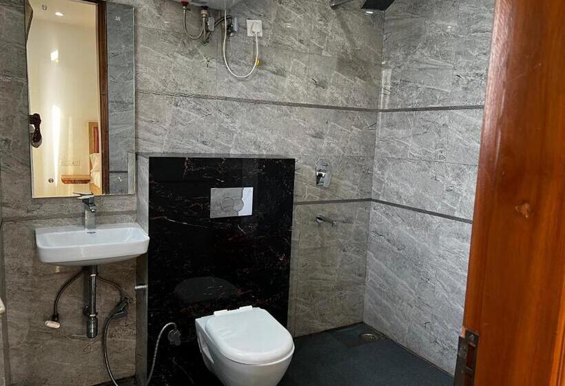 Quarto Deluxe, Unitech Cyber Park Gurgaon