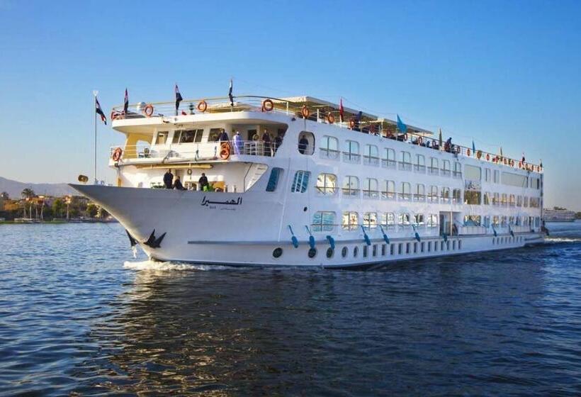 اتاق استاندارد سه تخته با چشم‌انداز, Upper Sky Tours 5 Stars Nile Cruises Sailing From Luxor To Aswan Every Saturday & Monday For 4 Night
