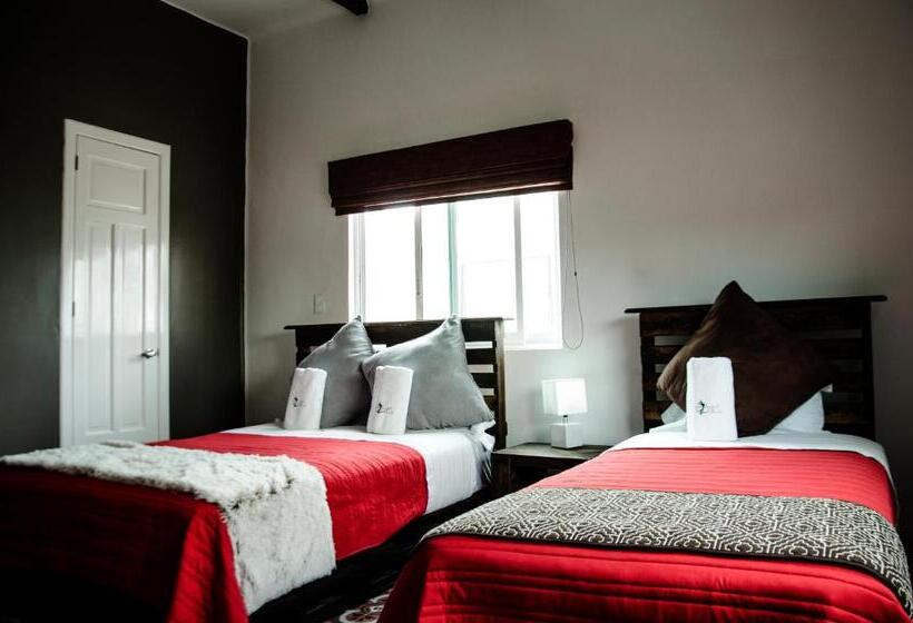 Трехместный Номер Стандарт Вид на Сад, H1915 Hotel Boutique