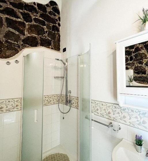 اتاق استاندارد با چشم‌انداز استخر, Terre Villa Katia