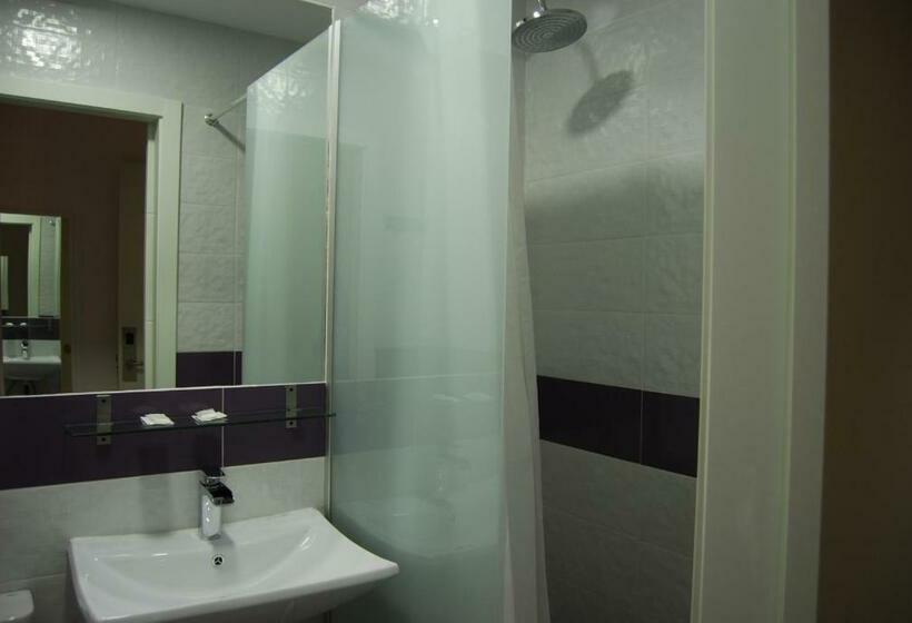اتاق استاندارد, Hostal Petite Maman