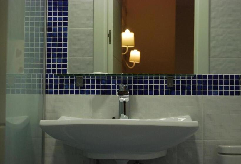 اتاق سوپریور, Hostal Petite Maman