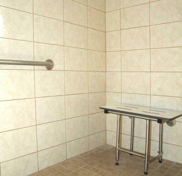 이코노미 룸, Gainesville Lodge
