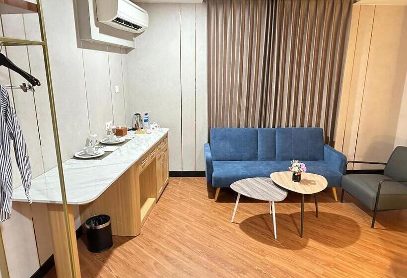 Quarto Estandar Cama King, D Primahotel Jemursari Surabaya