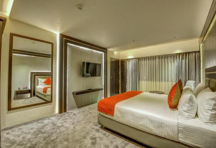 带城市景观的套间, Regenta Central Javaji Mysore