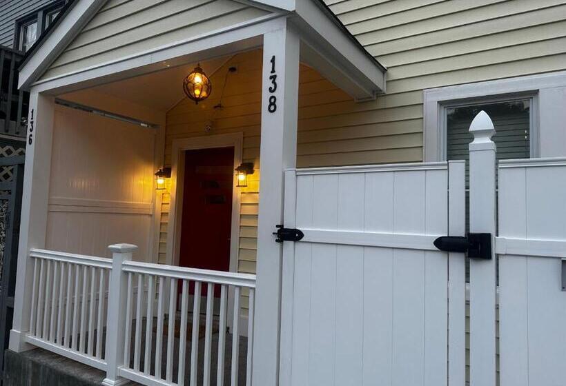 エコノミールーム, 4 A Diamond In Yonkers