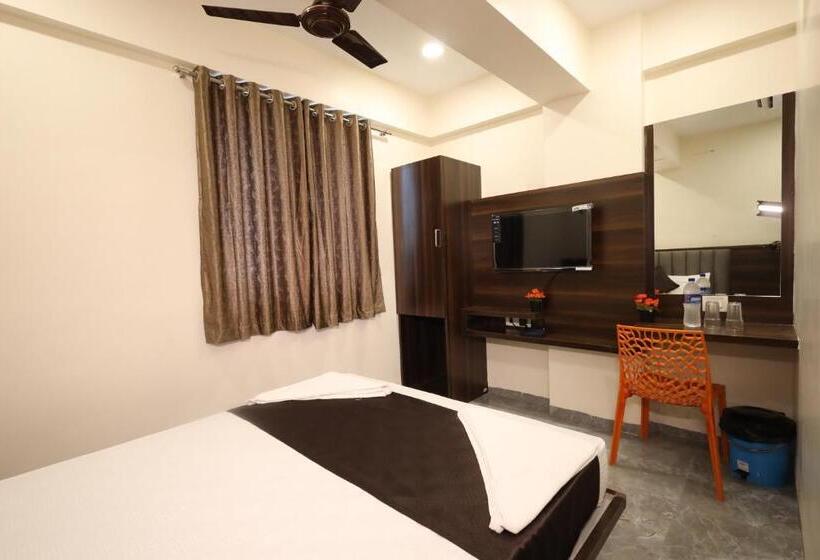 Номер Deluxe, R K Residency Mahape