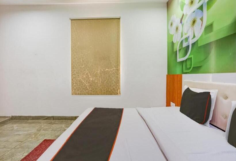 اتاق کلاسیک سه تخته, Collection O Mukur Hotel And Restaurant