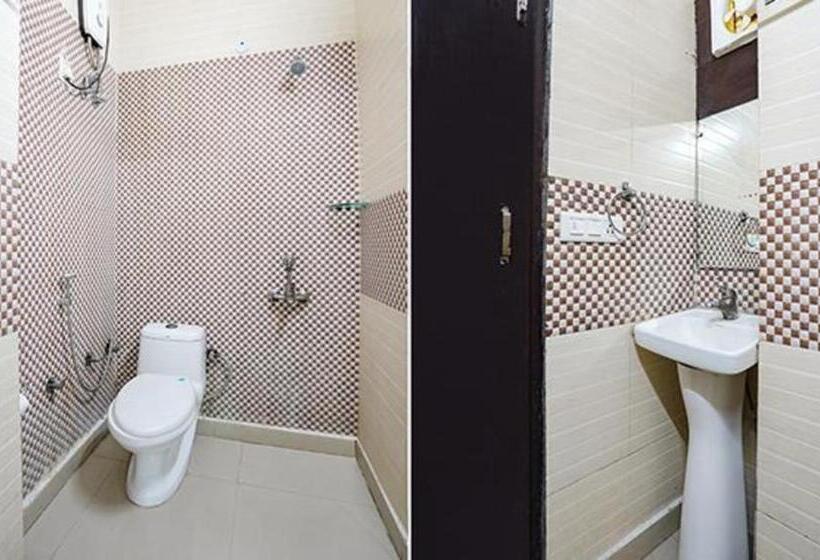 Номер Deluxe, Admire Inn Noida Sector 50
